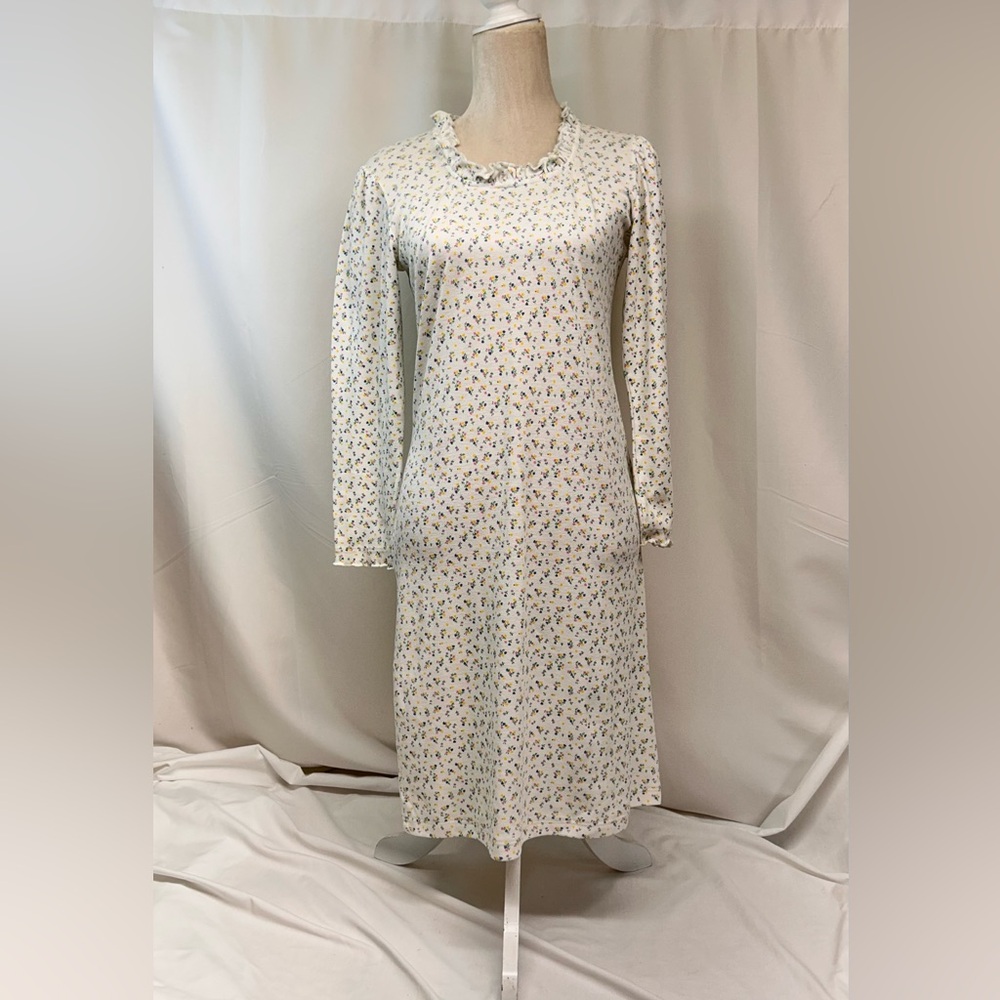 Skyr Floral Tulip Long Sleeve Knit Nightgown with Ruffled Neckline Size Small
